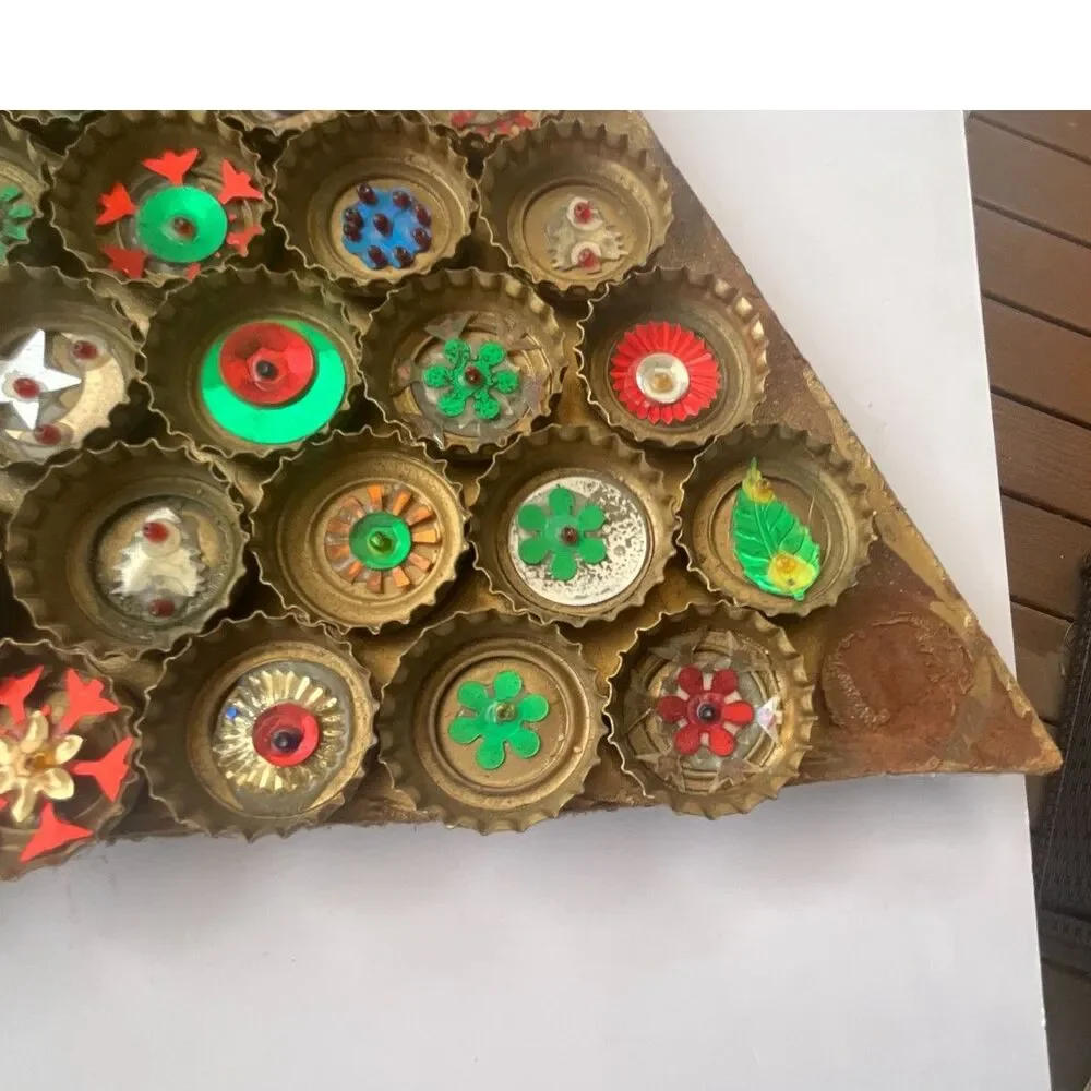RARE large size bottle cap art Christmas tree Large size must see